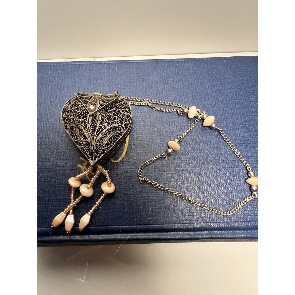 VTG Filigree Silver Tone Heart Necklace Locket Art Deco